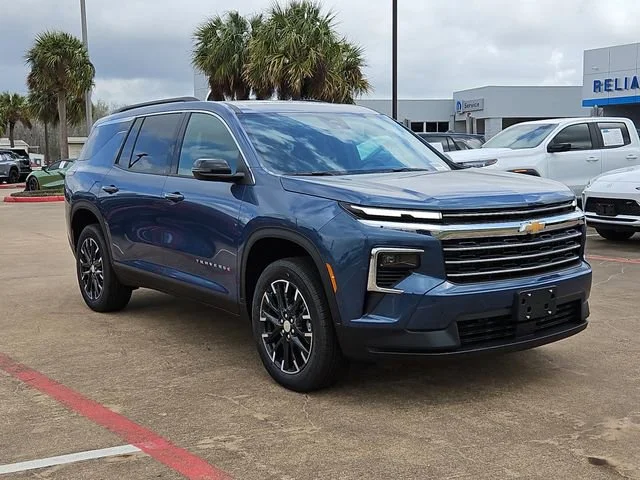 2026 Chevrolet Traverse FWD LT's photo