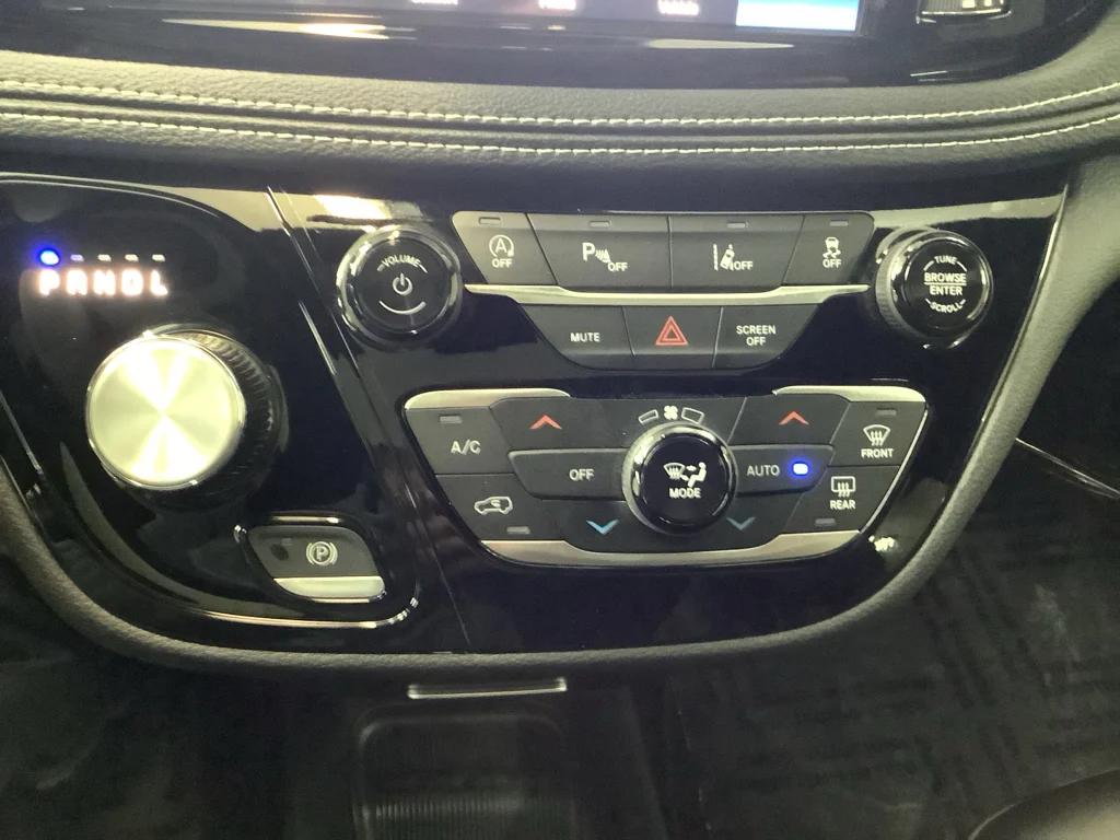 2026 Chrysler Pacifica Select - Photo 21