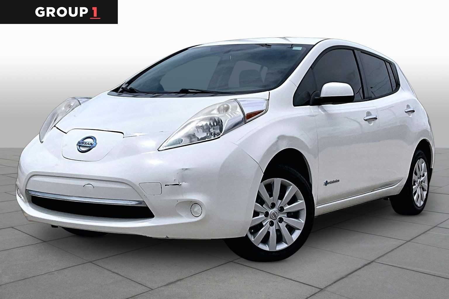 2015 Nissan Leaf S's photo