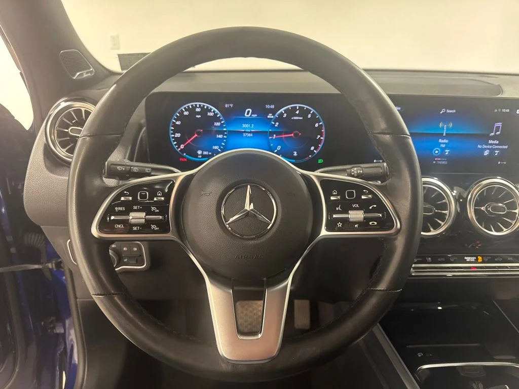 Used 2023 Galaxy Blue Metallic Mercedes-Benz GLB 250 image 11