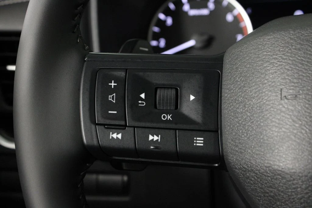 2025 Nissan Rogue SV - Photo 21