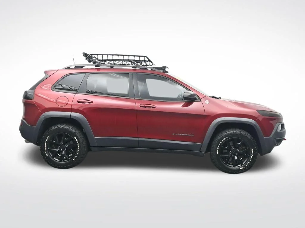 Used 2016 Deep Cherry Red Crystal Pearlcoat Jeep Trailhawk image 4