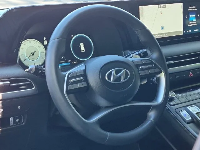 Used 2023 White Hyundai Limited image 31