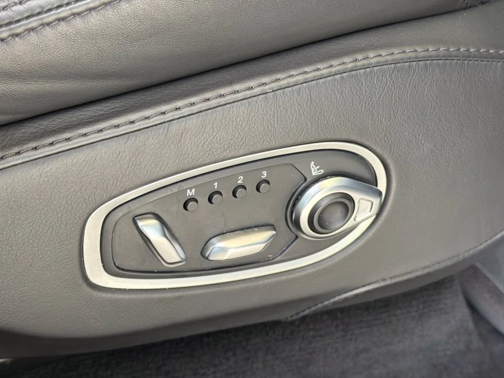 Used 2021 Black Aston Martin Base image 34