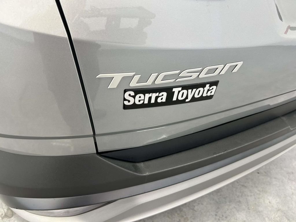 Used 2025 Silver Hyundai SEL image 10