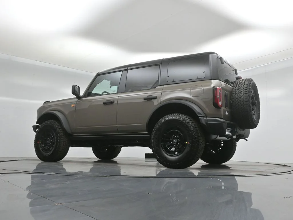 New 2026 Marsh Gray Ford Badlands image 48