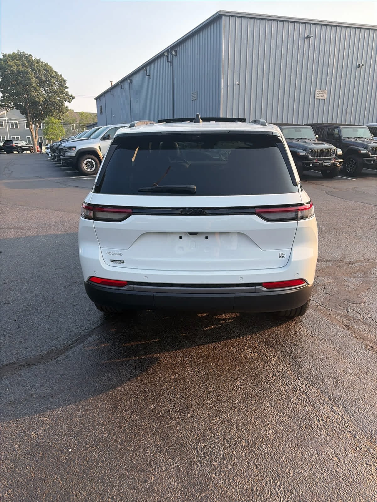 New 2026 Bright White Clear-Coat Exterior Paint Jeep 85th Anniversary Edition image 6