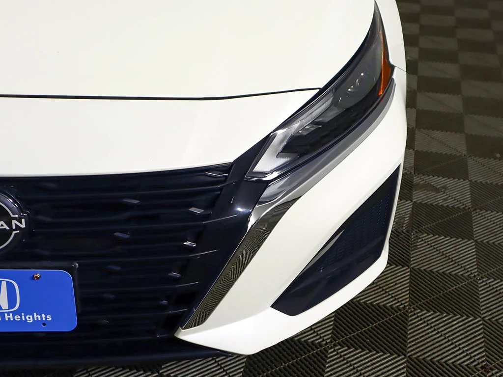 Used 2023 Pearl White Nissan 2.5 SL image 15