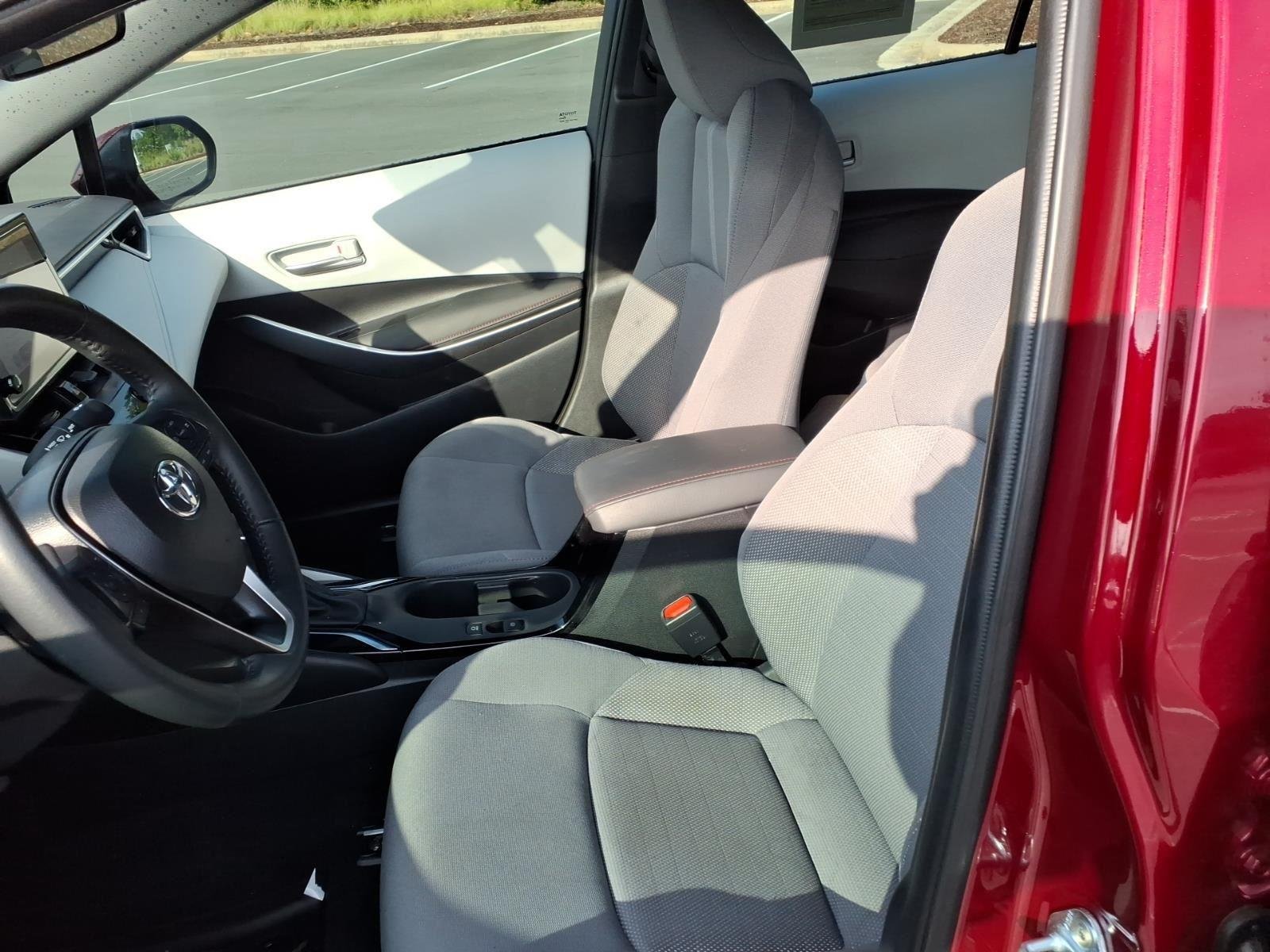 Used 2025 Ruby Flare Pearl Toyota SE image 18