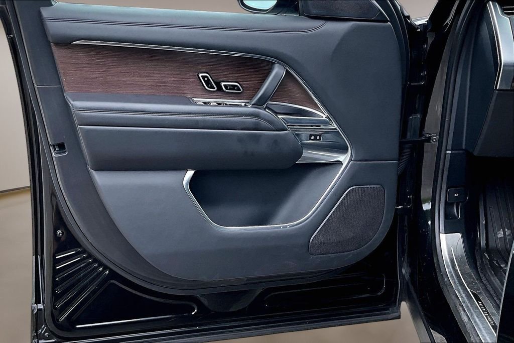 Used 2023 Black Land Rover Autobiography image 18