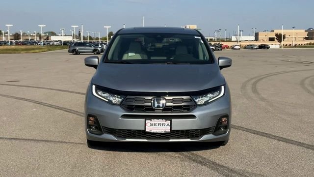 Certified Used 2026 Solar Silver Metallic Honda EX-L image 3