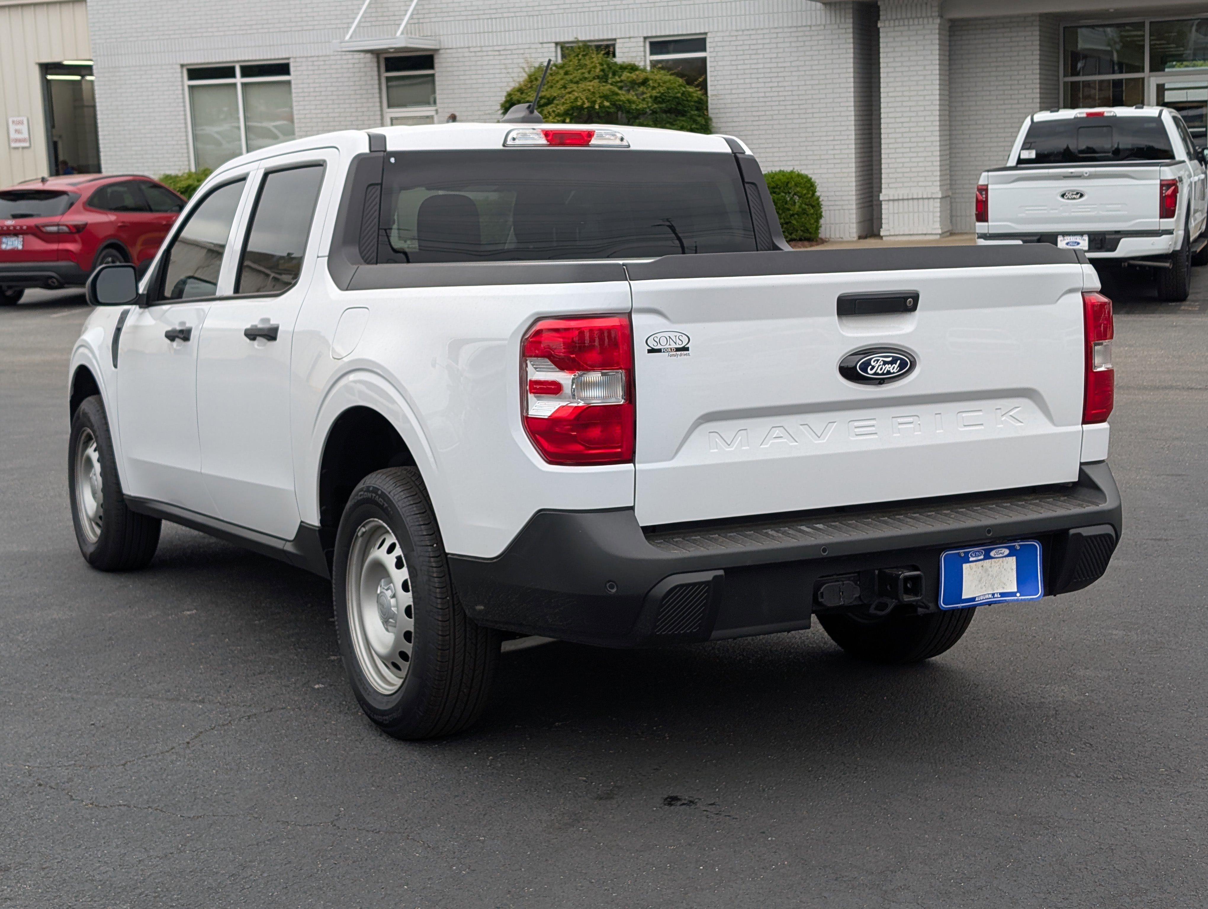 2025 Ford Maverick XL - Photo 13