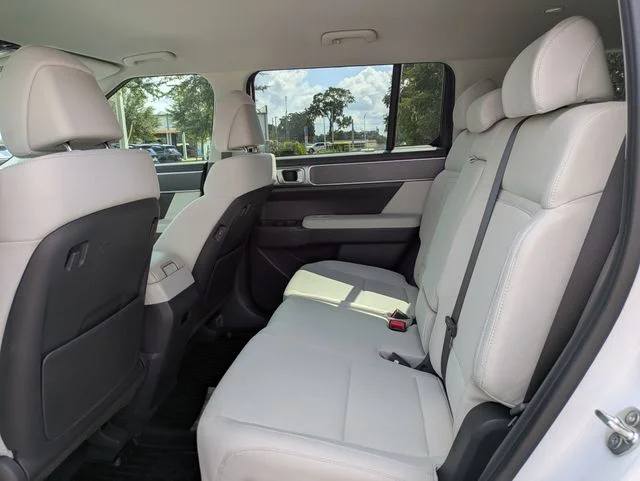 Certified Used 2024 White Hyundai SE image 13