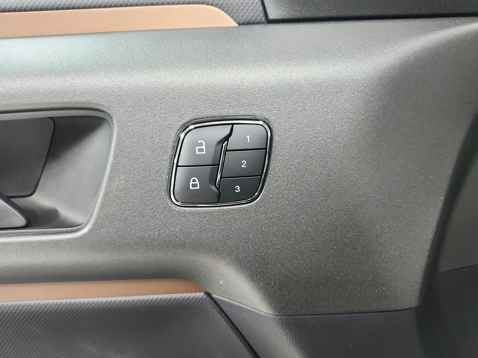 New 2026 Space White Metallic Ford Outer Banks® image 21