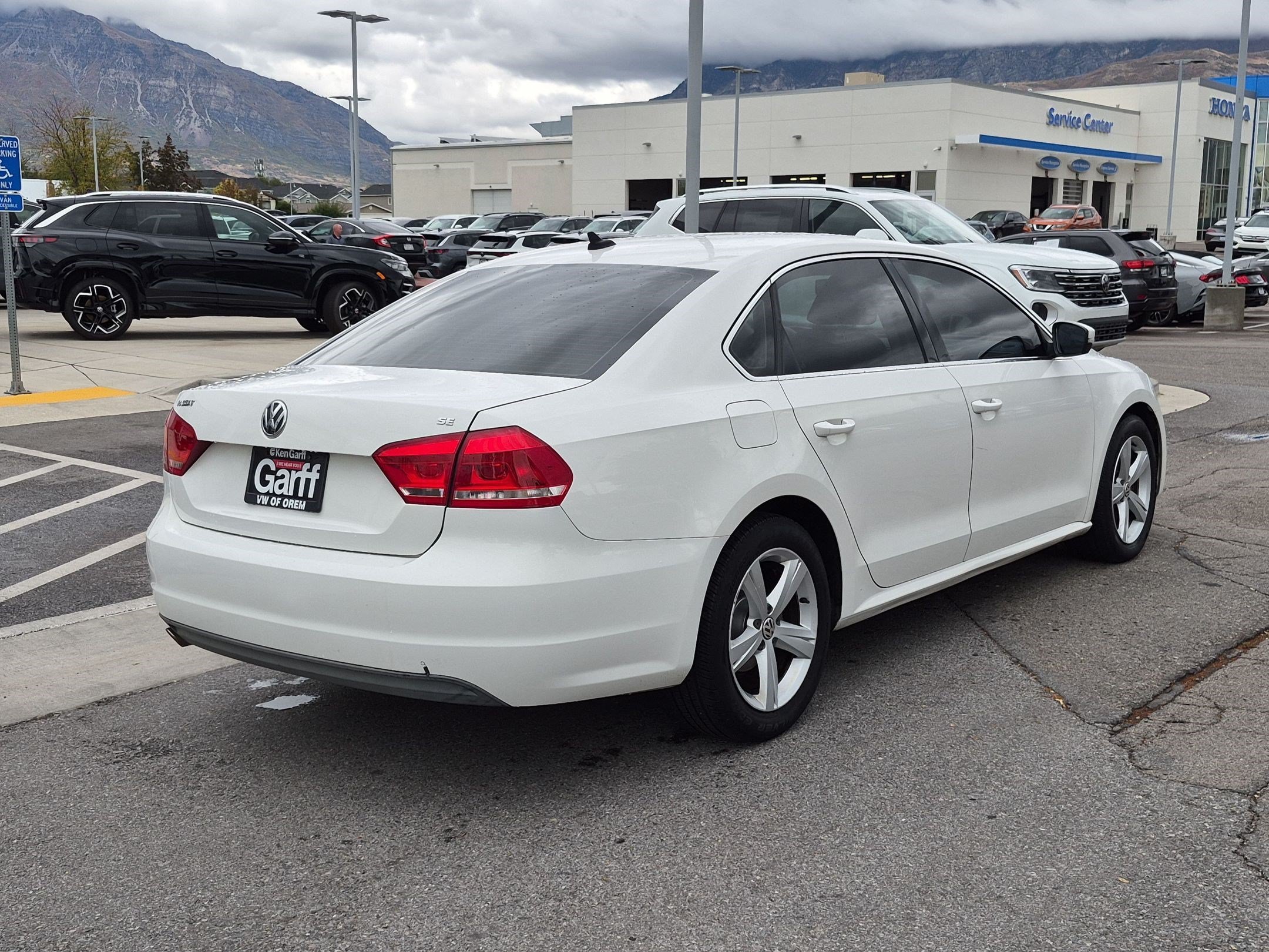 Used 2013 Candy White Volkswagen 2.5 SE image 3