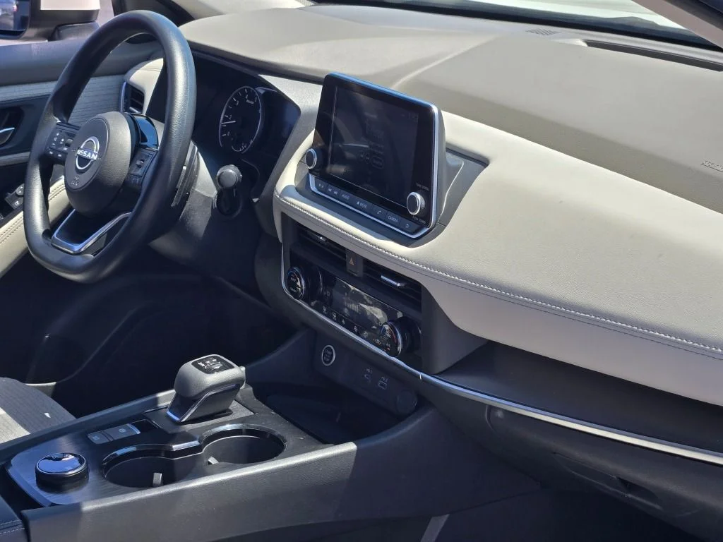 Used 2023 White Nissan SV image 7