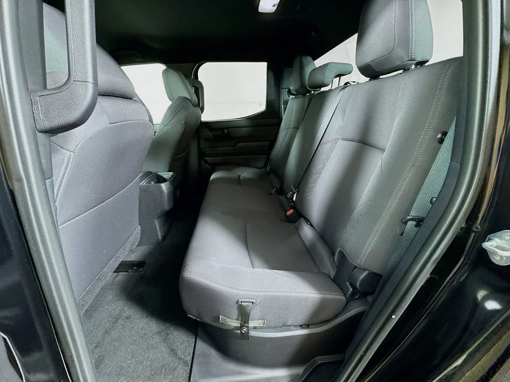 2025 Toyota Tacoma SR5 - Photo 28