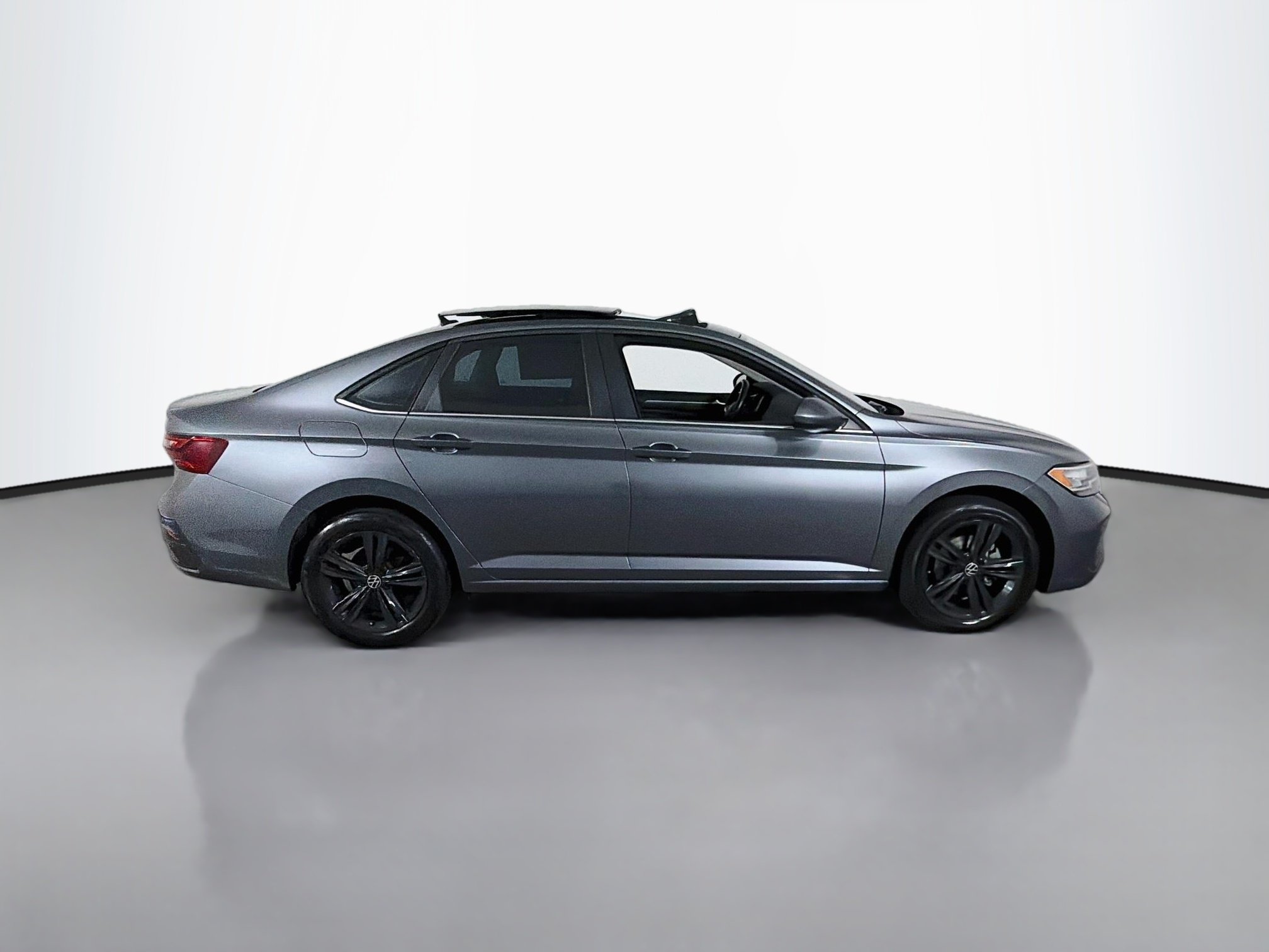 Used 2023 Platinum Gray Metallic Volkswagen SE image 8