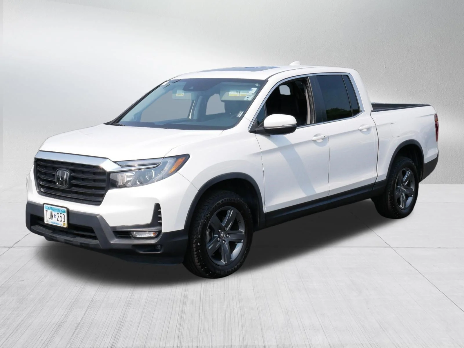 Used 2023 Platinum White Pearl Honda RTL image 3