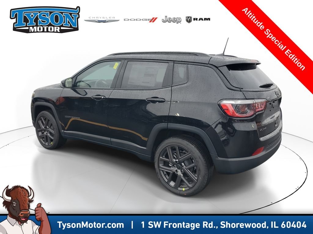 New 2026 Diamond Black Crystal Pearlcoat Jeep Latitude image 3
