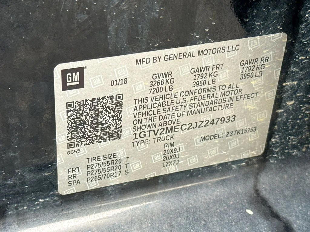 Used 2018 Black GMC SLE image 31