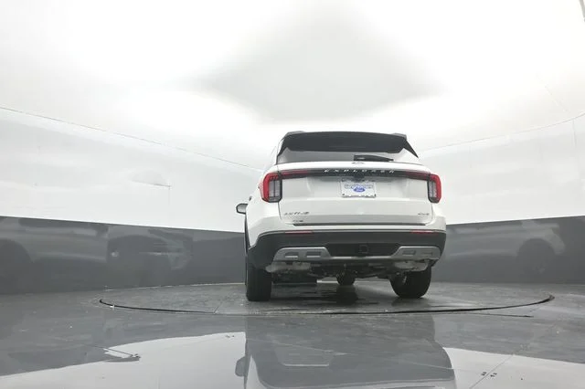 New 2026 Star White Metallic Tri-Coat Ford Active image 35