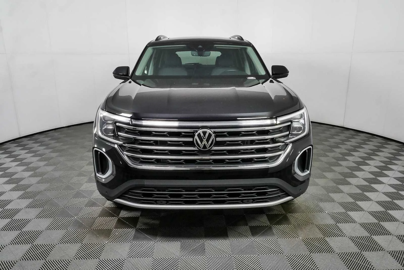 New 2026 Deep Black Pearl Volkswagen 2.0T SE w/Technology image 36