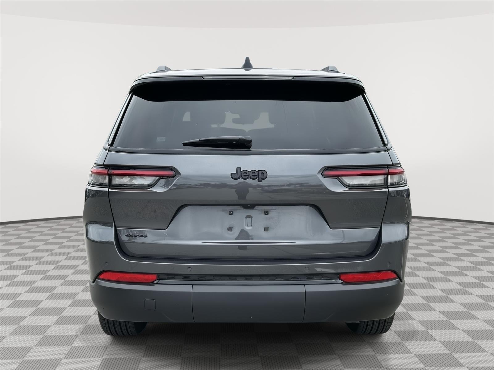 Used 2025 Baltic Gray Metallic Clearcoat Jeep Altitude X image 4
