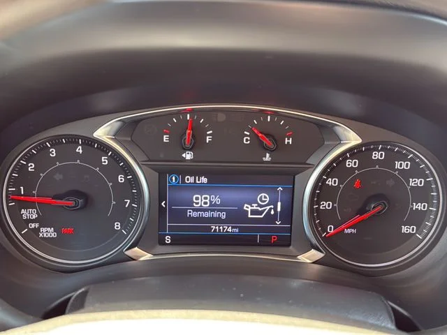 Used 2023 Silver GMC SLE image 19