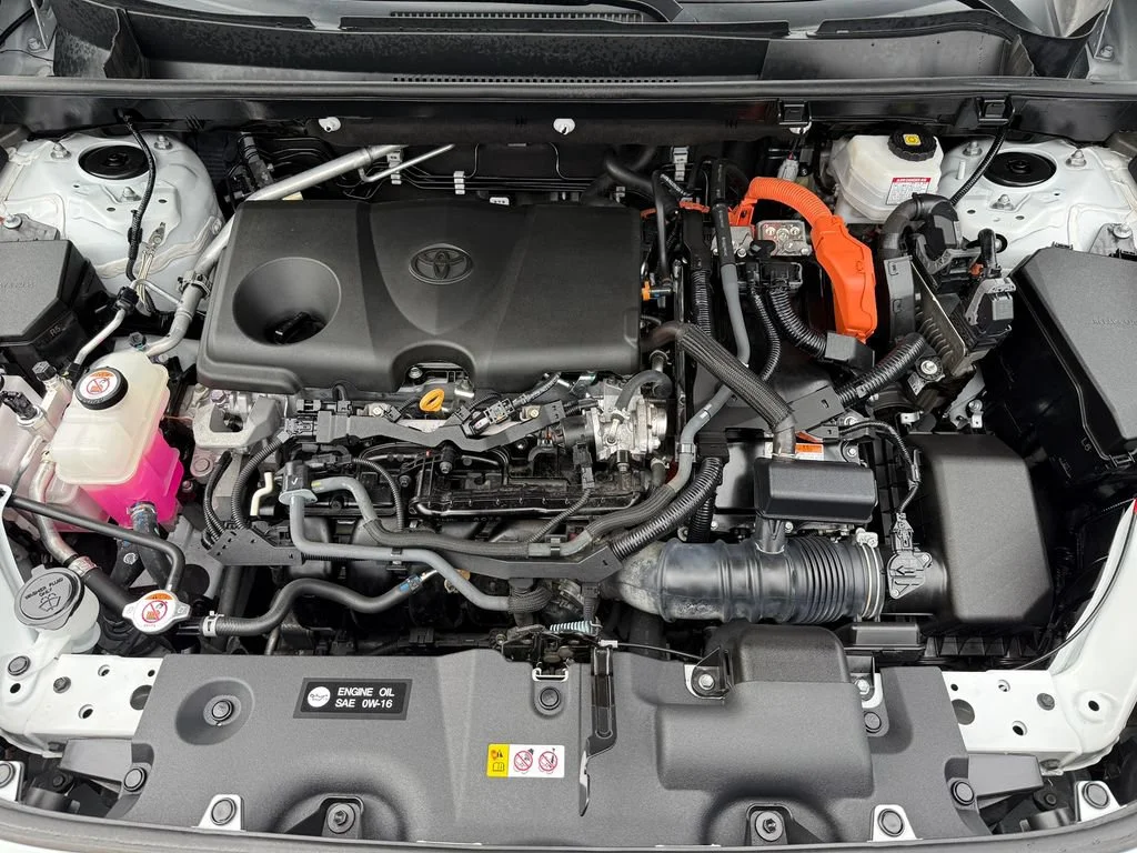 Used 2023  Toyota Hybrid SE image 15