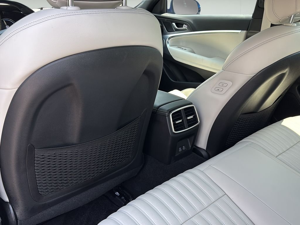2025 GENESIS G70 Standard - Photo 22