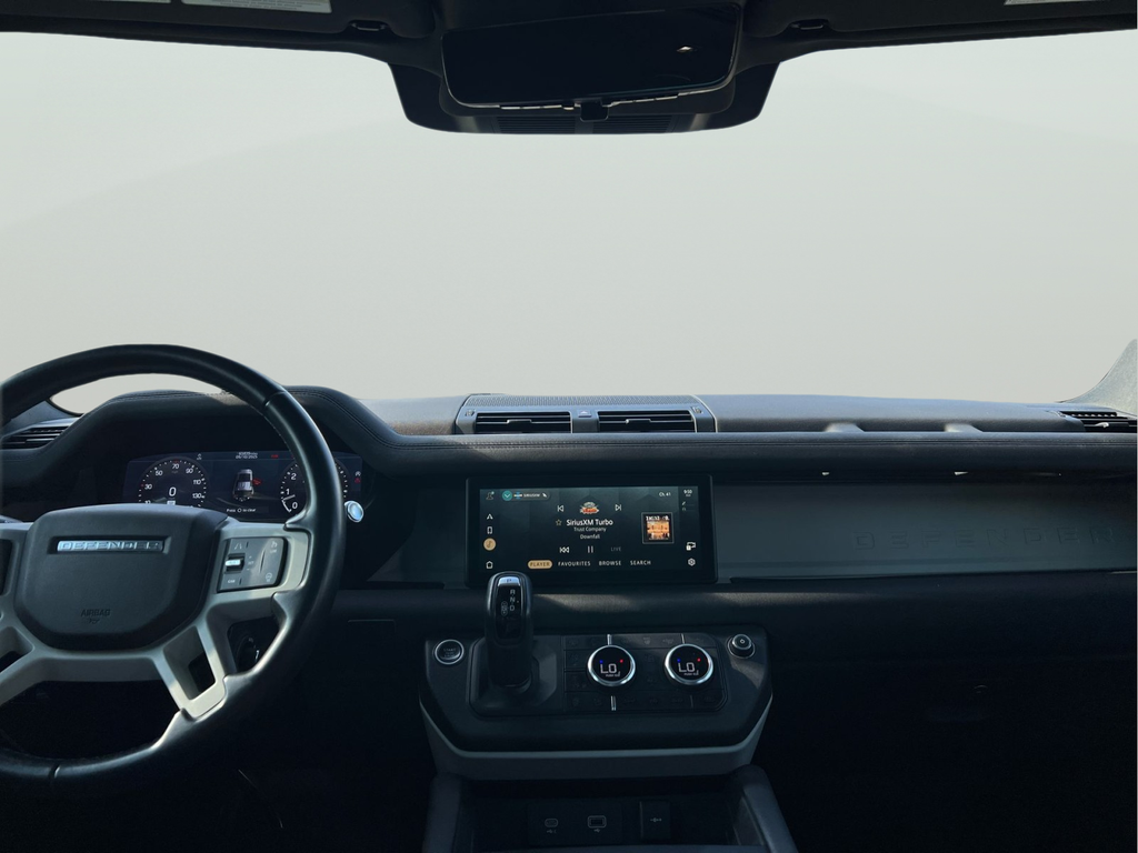 Used 2021 Green Land Rover SE image 19