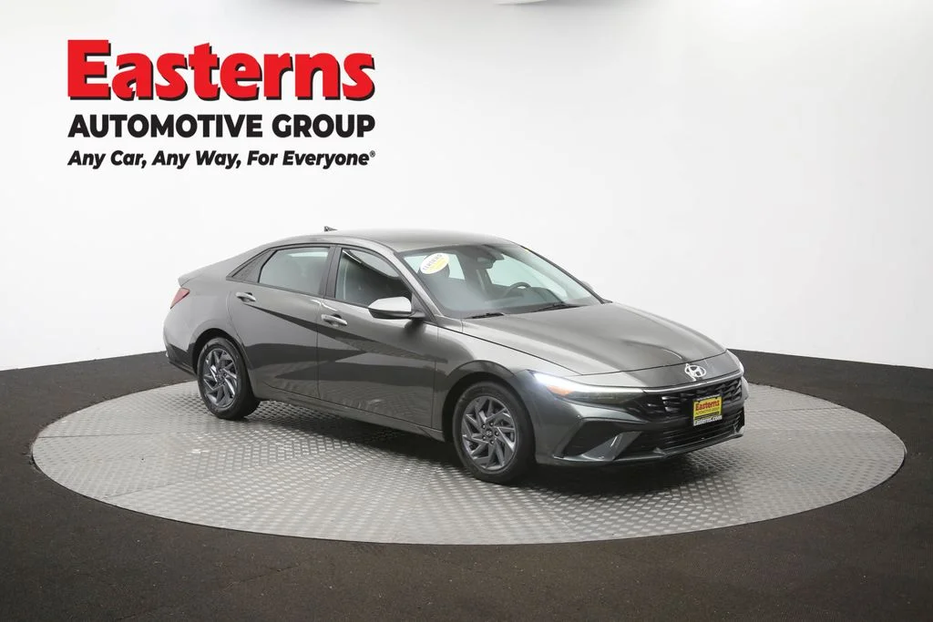 Used 2024 Gray Hyundai SEL image 47