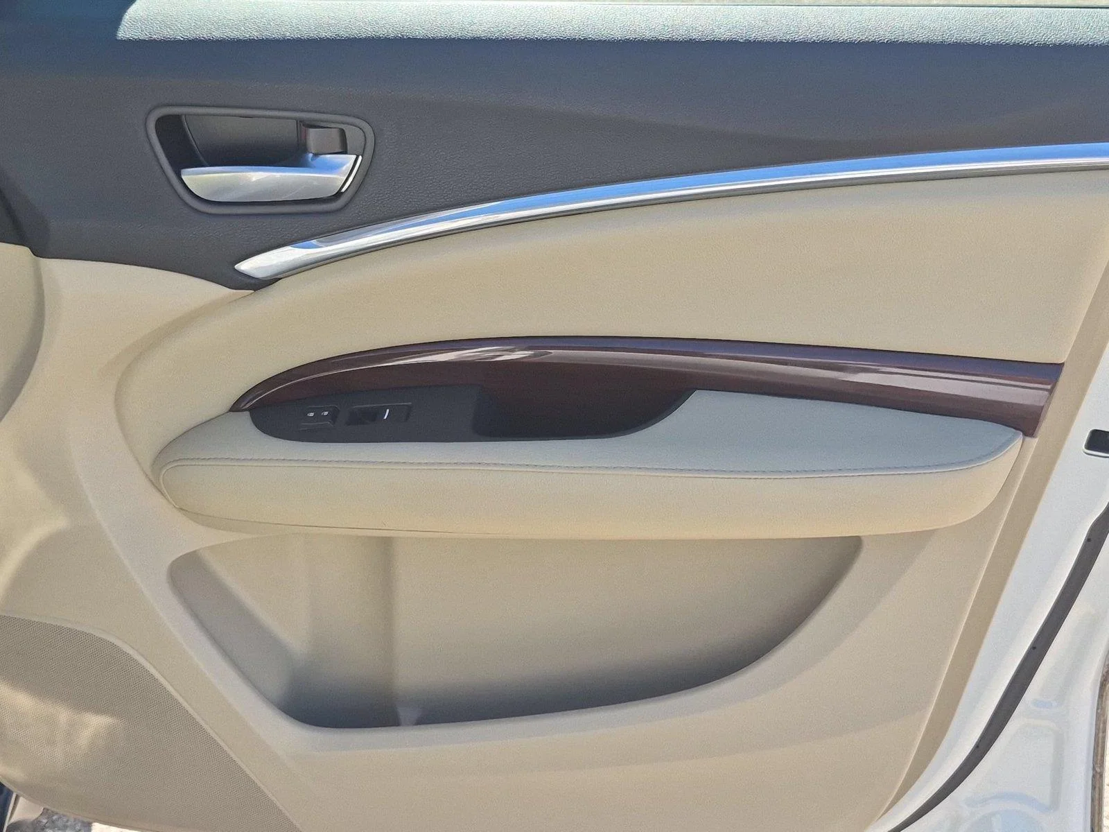 Used 2014 White Diamond Pearl Acura Tech/Entertainment Pkg image 33