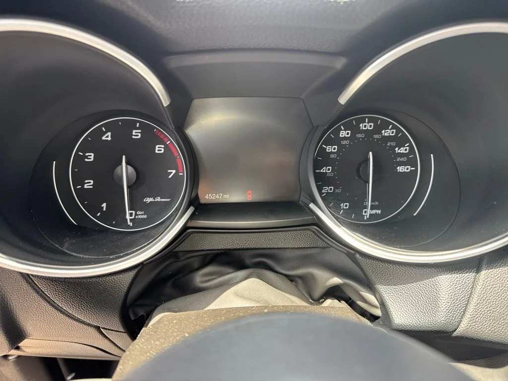 Used 2020 Gray Alfa Romeo Base image 8