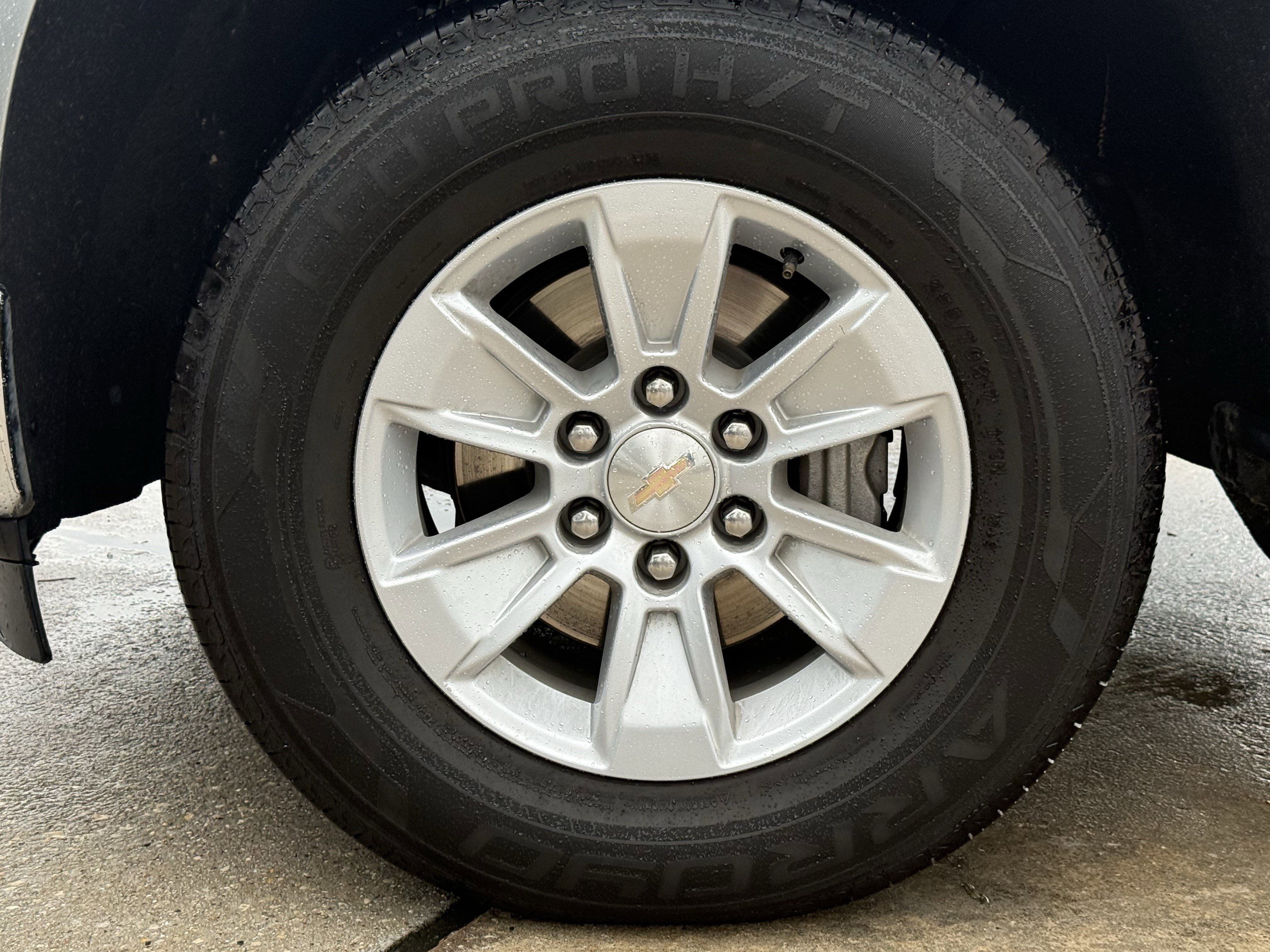 Used 2025 Sterling Gray Metallic Chevrolet  image 11