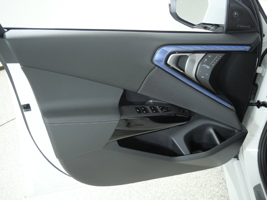 New 2026 Alpine White BMW 30 xDrive image 33