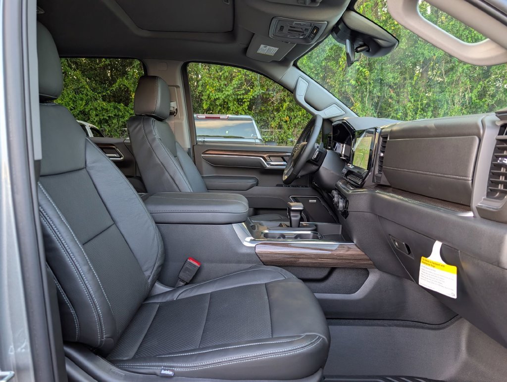 New 2026 Sterling Gray Metallic Chevrolet RST image 32