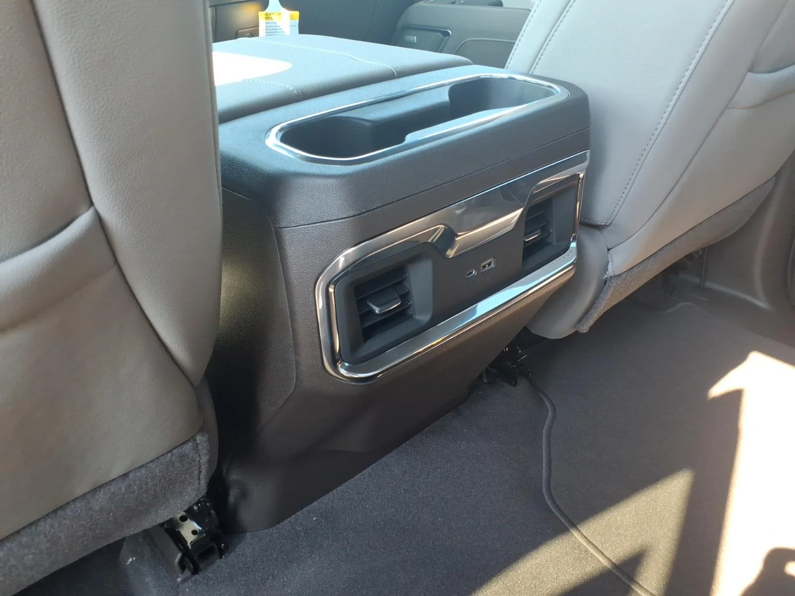 2026 GMC Sierra 1500 SLT - Photo 8