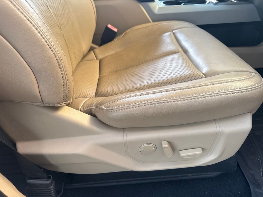 Used 2020 White Ford Lariat image 10