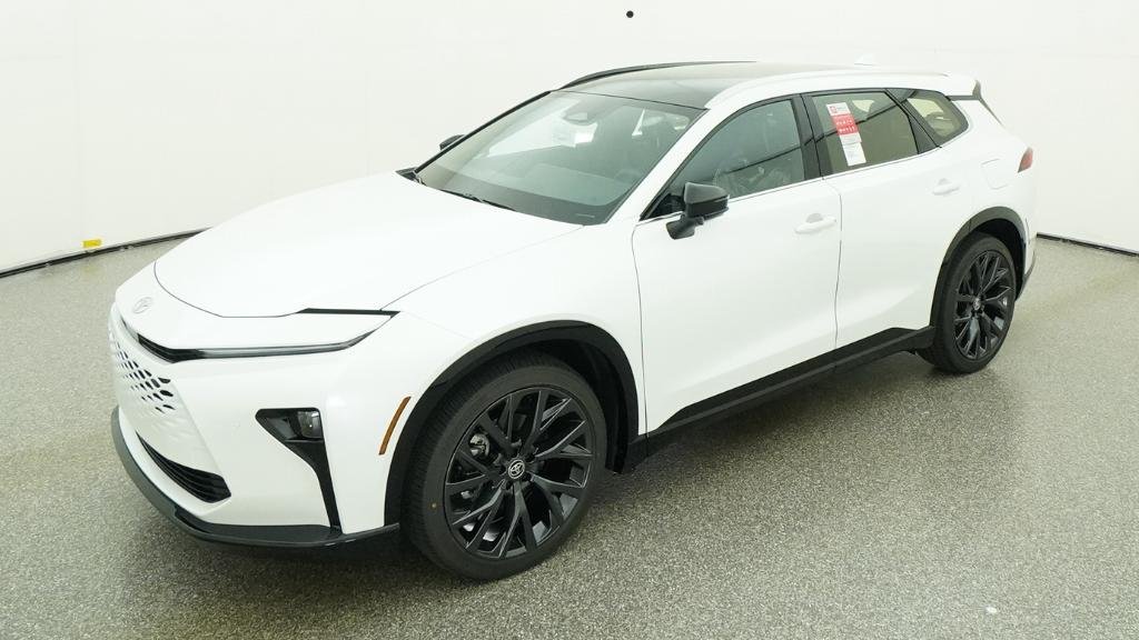 New 2026 Oxygen White Toyota Limited image 9