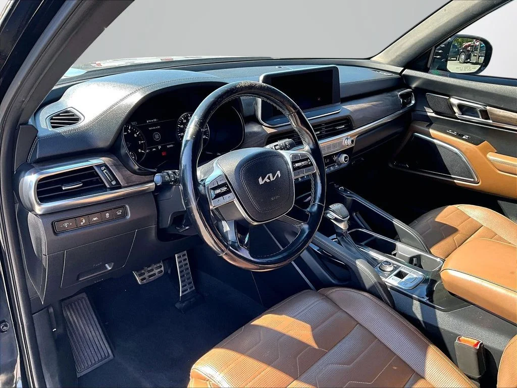 Used 2022 Black Kia SX image 15