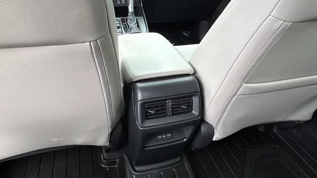 Used 2025 White Honda EX-L image 21