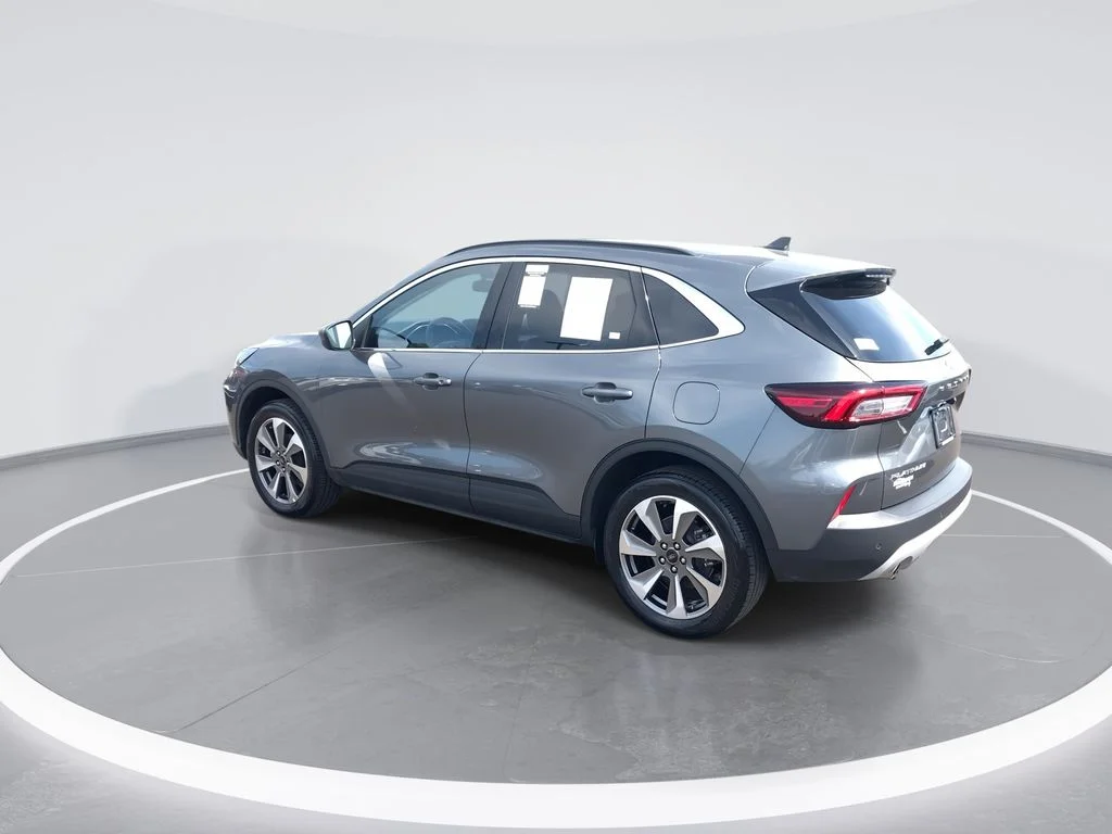 Used 2025  Ford Platinum image 6