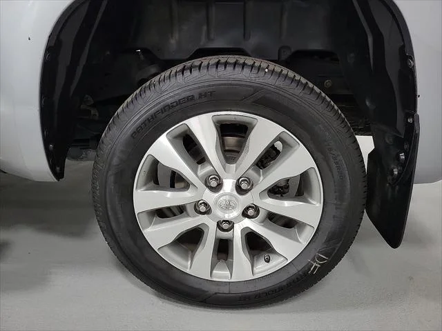 Certified Used 2017 SILVER ME Toyota  image 16