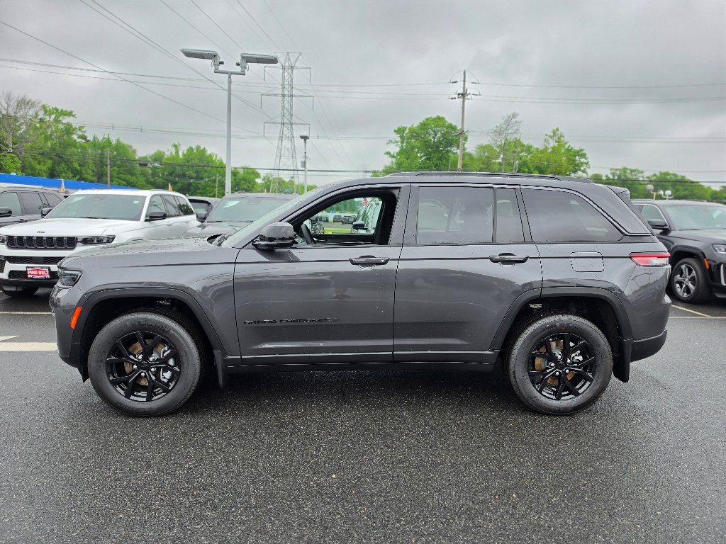 New 2026 Baltic Gray Metallic Clear-Coat Exterior Paint Jeep Altitude image 9