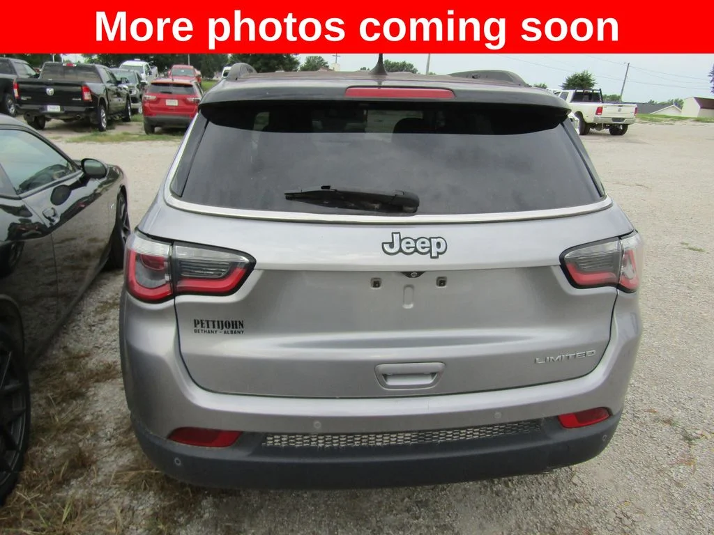 Used 2018 Silver Jeep Limited image 4