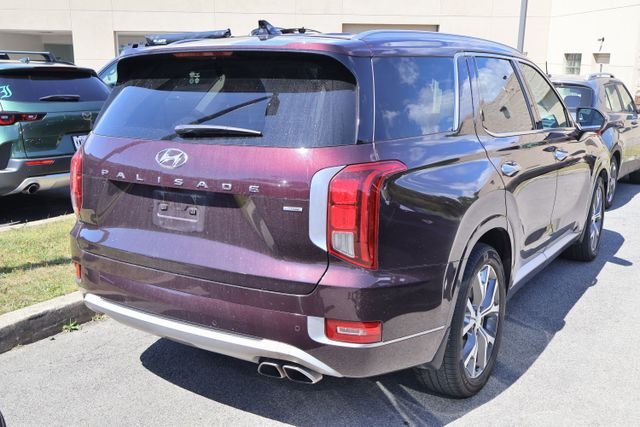 Used 2022 Red Hyundai Limited image 4