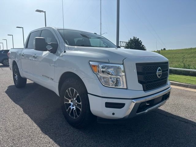 Used 2020 White Nissan SV image 2