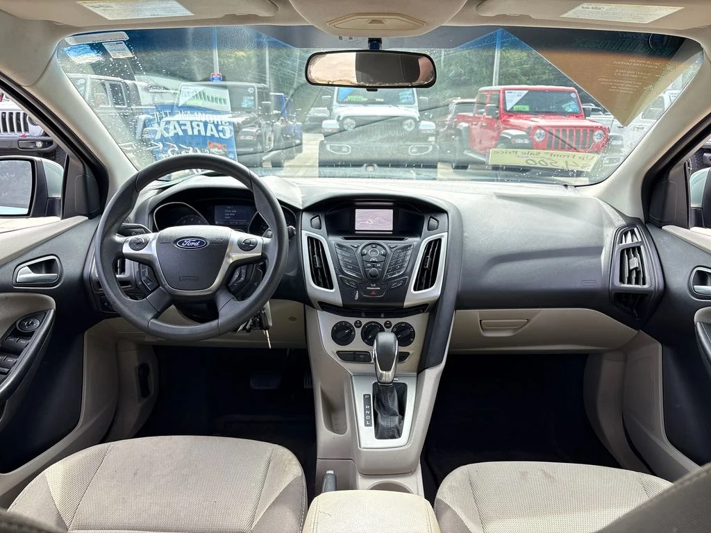 Used 2012 Green Ford SE image 8